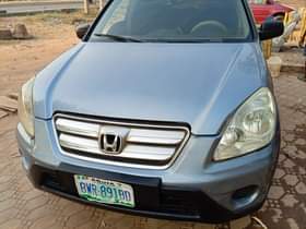A picture of Come for this two beautiful cars RV4 CR V 1