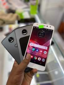A picture of Motorola Z2 play 3 32