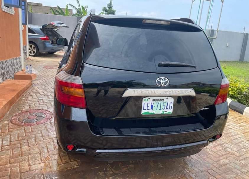 A picture of Toyota Highlander 2010 first body Location Ojodu Berger Call or