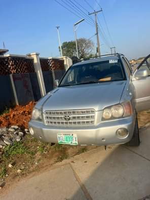 A picture of Neatly used 04 05 Highlander Clean interior Engine nd all