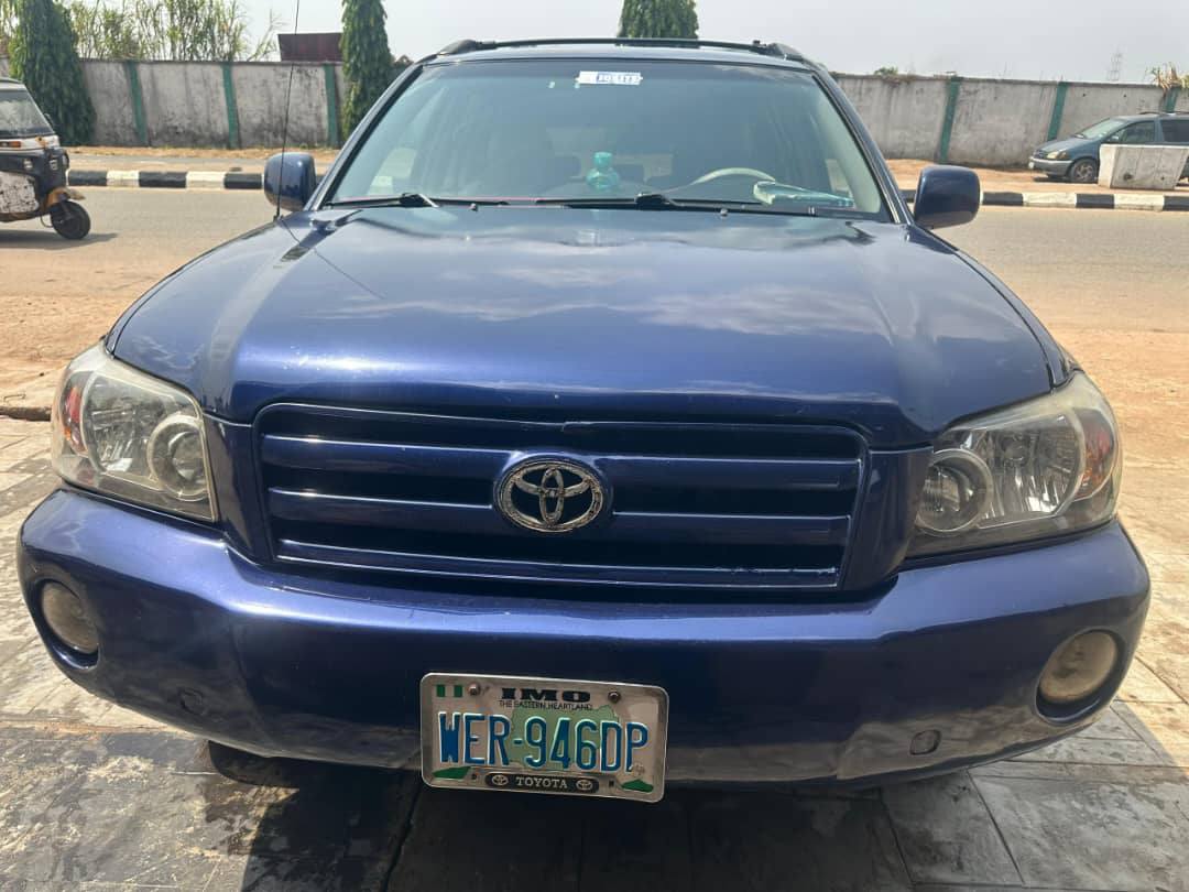 A picture of Toyota Highlander 08063099576 