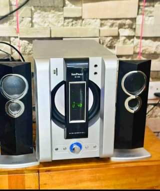 A picture of Subwoofer Radio