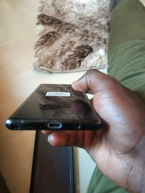 A picture of Note9 0618397701