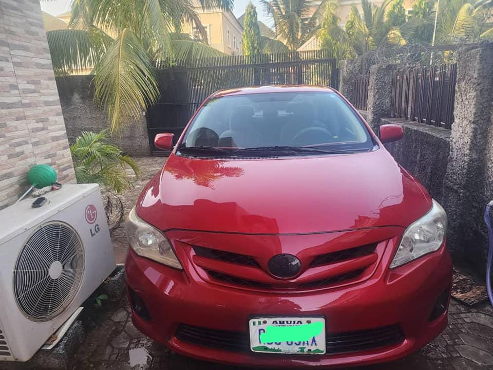 A picture of First body 2012 Corolla LE with nothing tampered