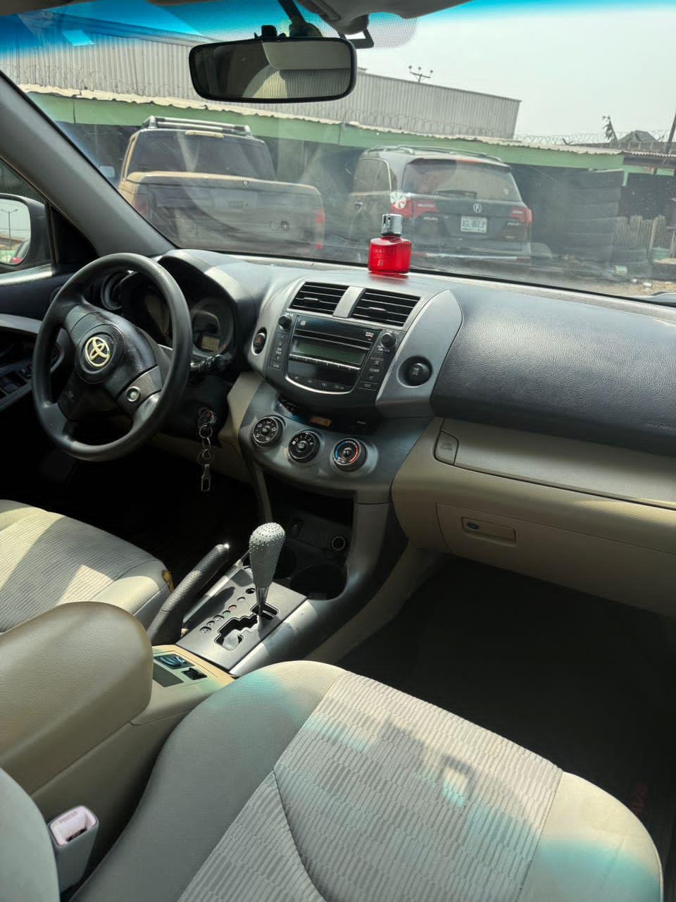 A picture of 2011 Toyota rav4