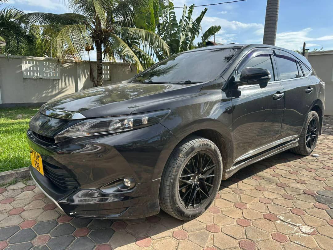 A picture of PRICE MILION 46 8 TSHS TOYOTA HARRIER NEW MODEL EPG