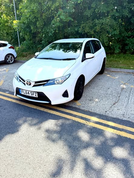 toyota auris