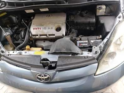 A picture of Registered 2006 07 Toyota Sienna with power door Roof Dvd
