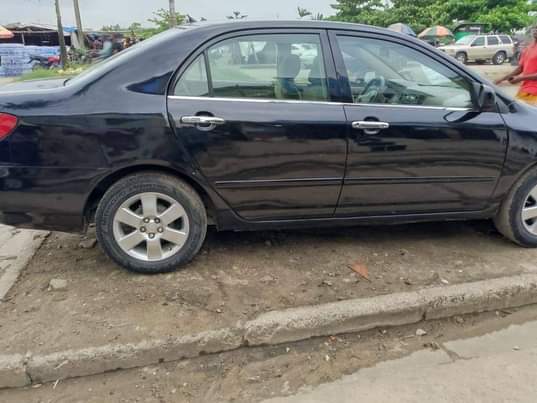 A picture of 2005 Toyota Corolla 4