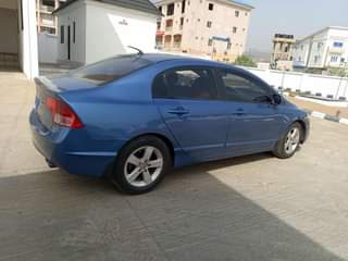 A picture of 2007 Honda civic irobort available 1 9million
