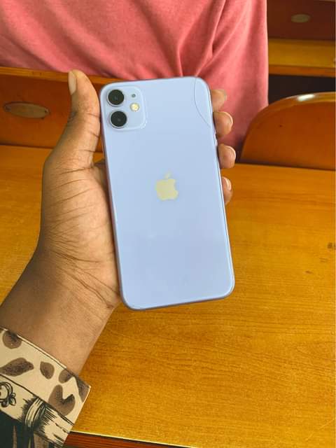 A picture of iPhone 11 64GB