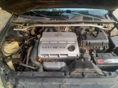 A picture of 2005 LEXUS ES 330 in pristine condition with first body