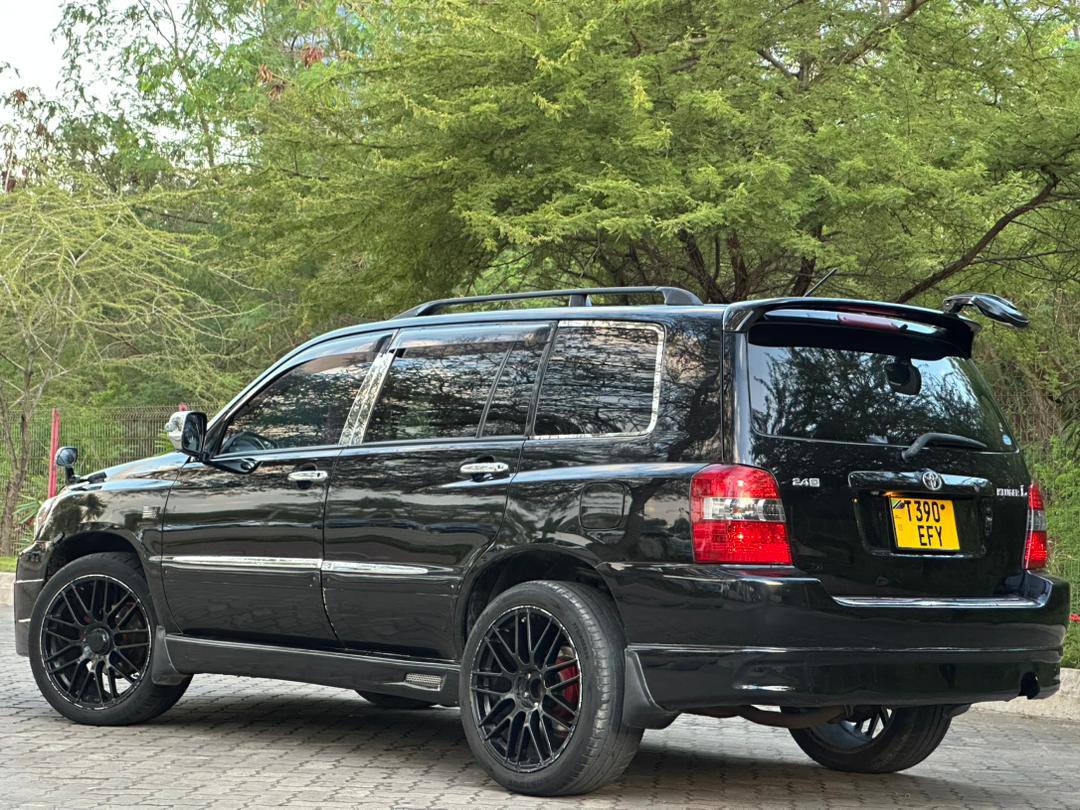 A picture of CAR ON SALES TOYOTA KLUGER REG EFY Engine Size 2360