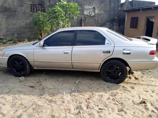 A picture of Toyota Camry v6