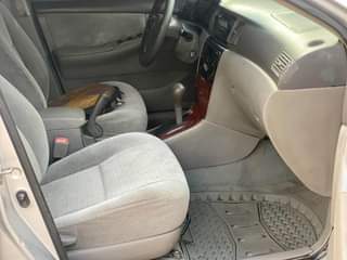 A picture of CLEAN Toyota Corolla 2006 model with everything working perfectly