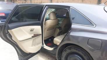 A picture of 2013 Toyota Venza thumbstart Android screen Power boot And leather