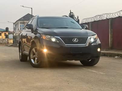 A picture of LEXUS RX350