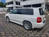 A picture of FOR SALE TOYOTA KLUGER TSH 21ML CC 2360 YEAR 2003