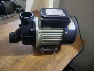 A picture of Whilpool water pump Call Whasapp 0755170541
