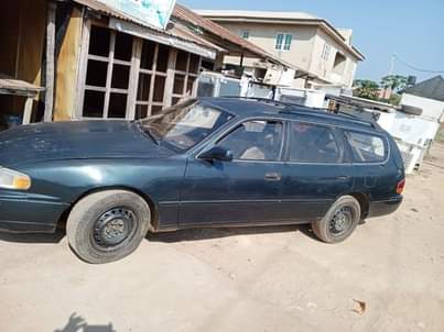 A picture of 1997 Toyota Camry LE