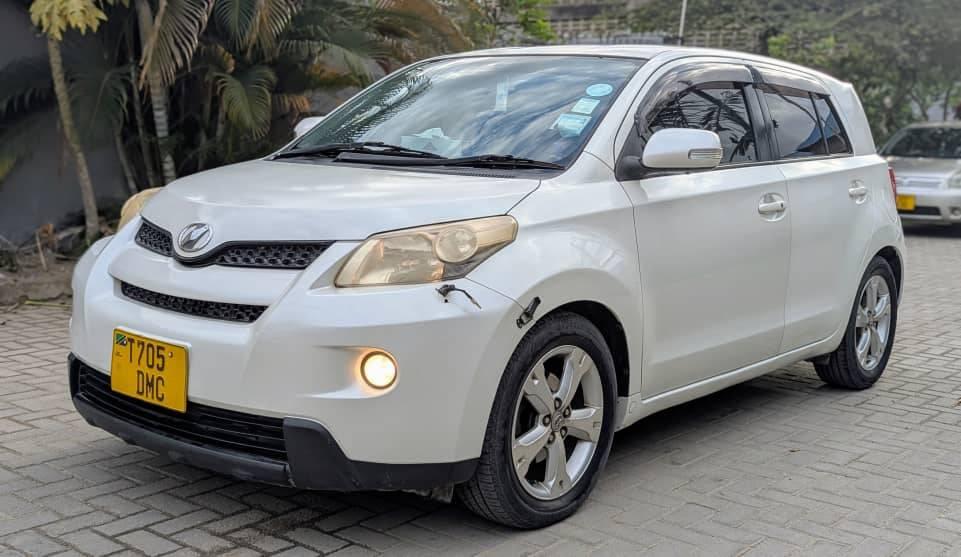 A picture of Toyota IST INAUZWA BEI MILLION 12 800 000. Call me