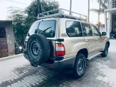 A picture of LAND CRUISER GX