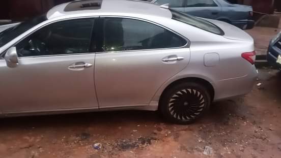 A picture of Lexus es 350 car