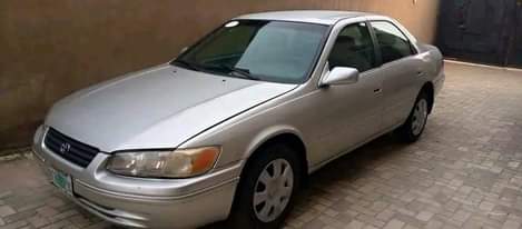 A picture of FASTEST FINGER Super Sharp Belgium Grade Toyota Camry drop light