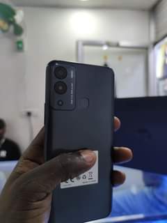 A picture of INFINIX HOT 12