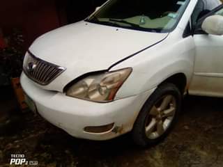 A picture of Naija uses Lexus 2006
