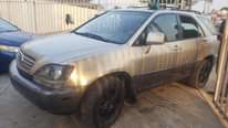 A picture of Lexus RX300 2002 Pure First body Gear and ac are