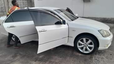 A picture of Toyota Crown Athlete