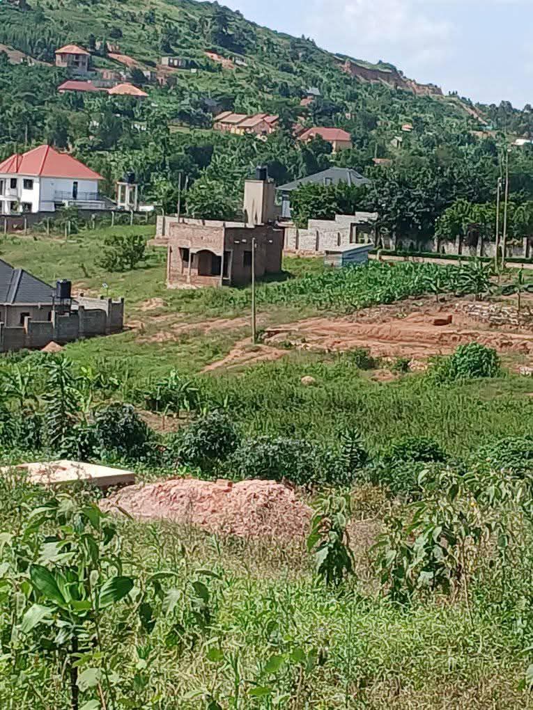 A picture of Wakiso mabwombwe titled plot