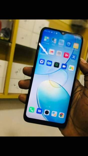 A picture of Infinix hot12 i 64gb