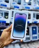 A picture of iPhone and Samsung