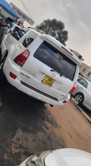 A picture of Toyota Hilux surf model 2007