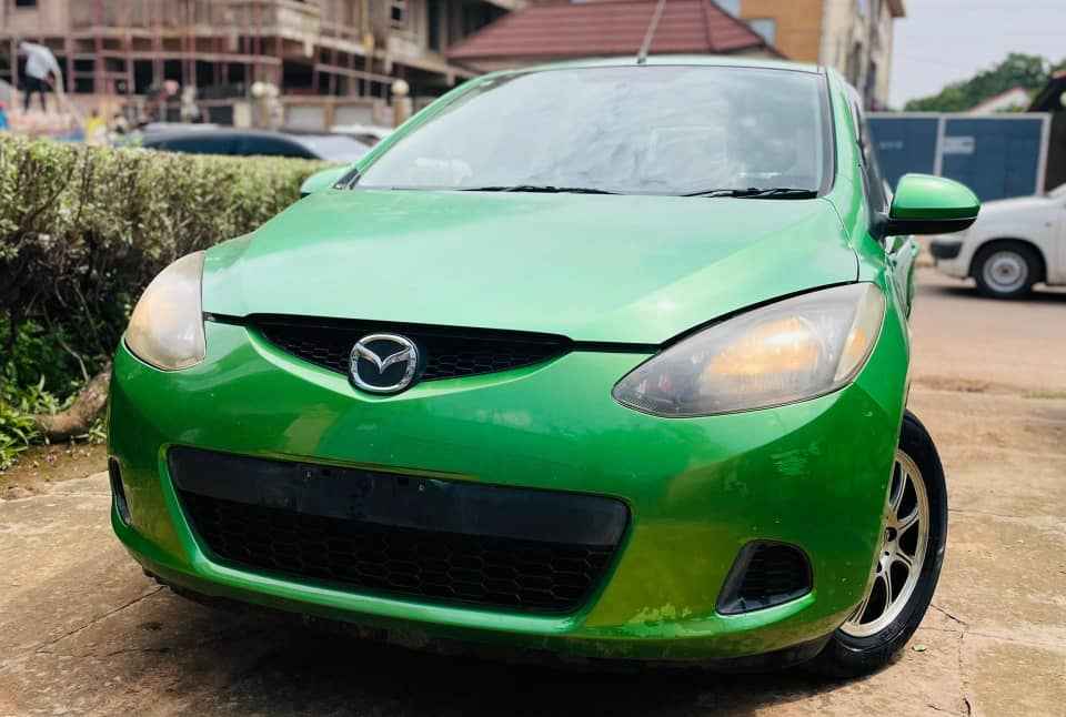 A picture of Mazda demio