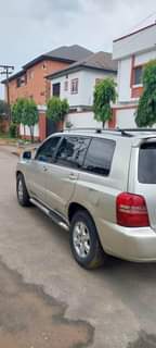 A picture of Toyota Highlander 2003