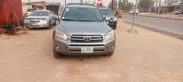 A picture of Rav4 2008 model