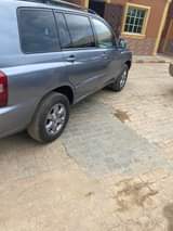 A picture of 2007 highlander