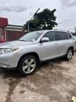A picture of 2013 toyota highlander limited