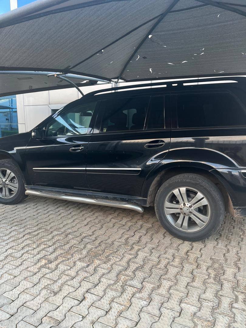 A picture of SUPER CLEAN 2008 MERCEDES BENZ GL500 WITH UNTERMPARED ENGINE GEAR