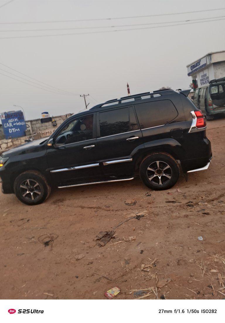 A picture of 2016 Lexus Toyota Prado lexus gx 470 to prado