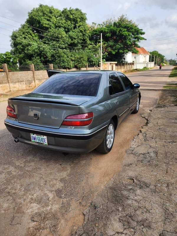 A picture of FASTEST FINGERS EXTREMELY CLEAN USED 406 MANUAL TRANSMISSION 2004 MODEL