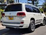 A picture of TOYOTA LAND CRUZER