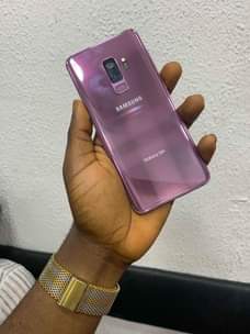 A picture of Samsung S9 Plus