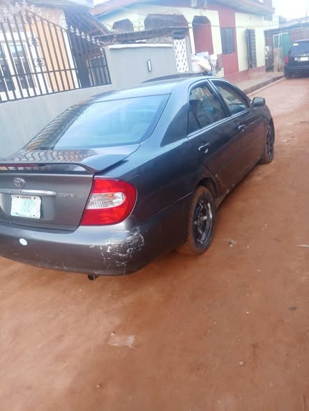 A picture of 2003 Toyota camry