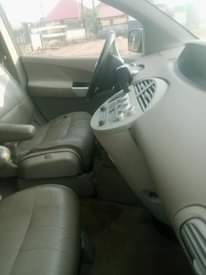 A picture of Nissan Quest 2005