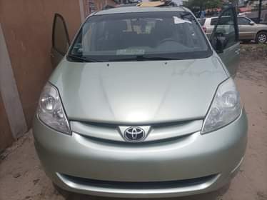 A picture of Toyota sienna 06 tokunbo Price 8 5m slightly negotiable Location