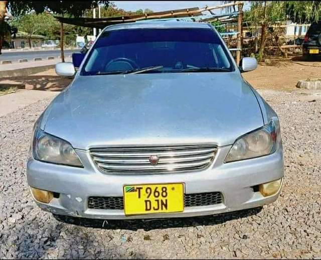 A picture of toyota alteza
